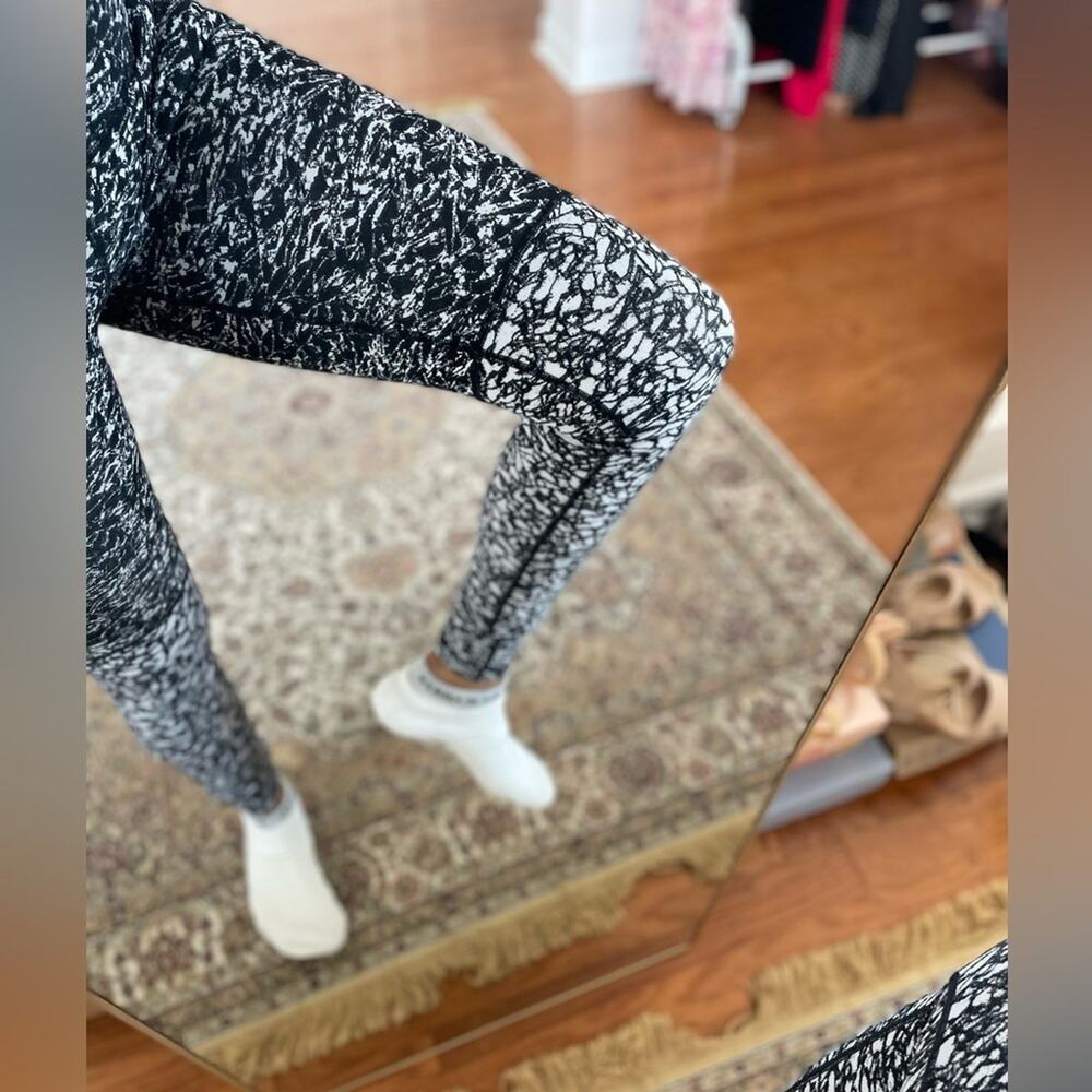 ✨Lululemon✨ Wunder Under Leggings - Picture 6 of 11
